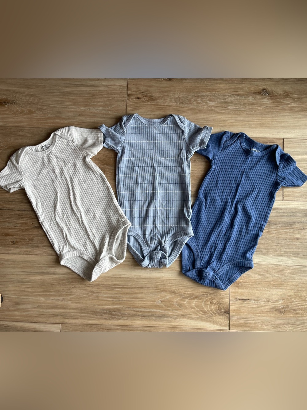 Carters Onesie (set of 3)